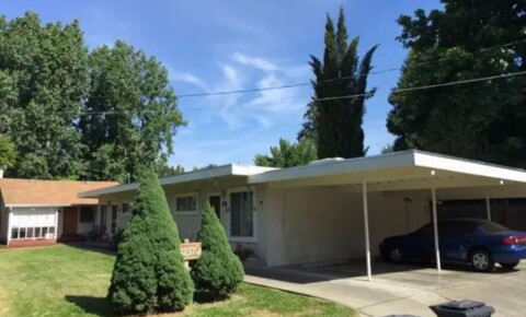 Apartments Near RCC 1257 SW Plummer Avenue for Rogue Community College Students in Grants Pass, OR