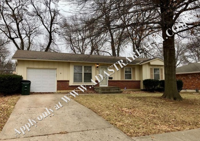 Houses Near Adorable 3 Bed/1.5 Bath Home in Overland Park-Available NOW!!