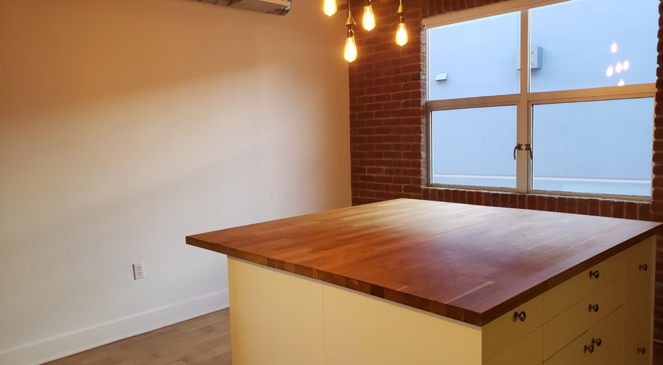 OPEN HOUSE:  Saturday, May 11, 3PM to 5PM! Amazing LIVE | WORK LOFT