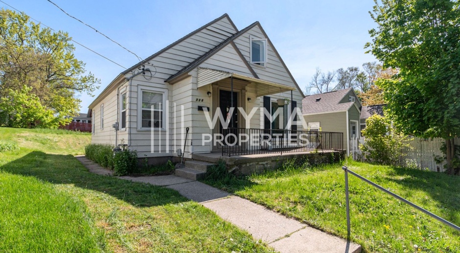3 Bedroom, 2 Full Bath Single Family Home - Available March 2024