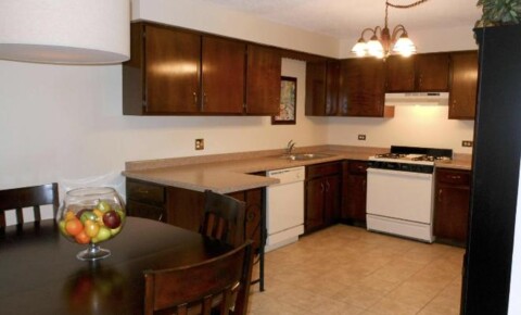 Apartments Near COD 1640 Norwood Ave for College of DuPage Students in Glen Ellyn, IL