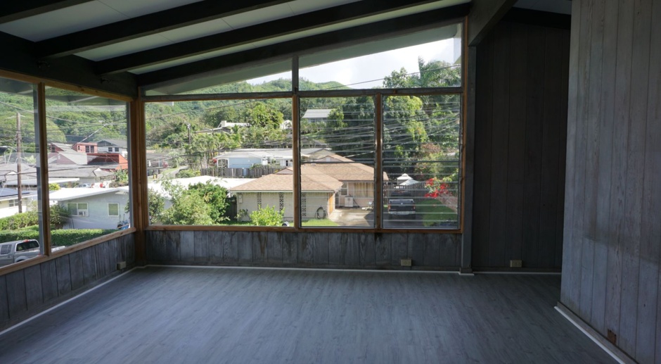 AVAILABLE NOW! 3 BEDROOM, 2 BATH HOUSE IN KANEOHE!