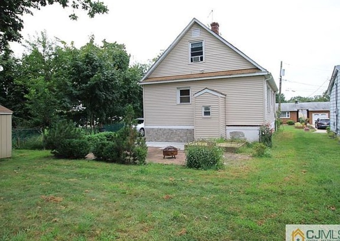 Houses Near Well maintained three bedrooms and two bath single family house.