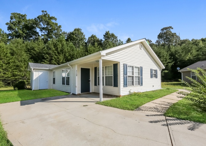Houses Near Don't miss out on this sweet 3BR, 2BA home