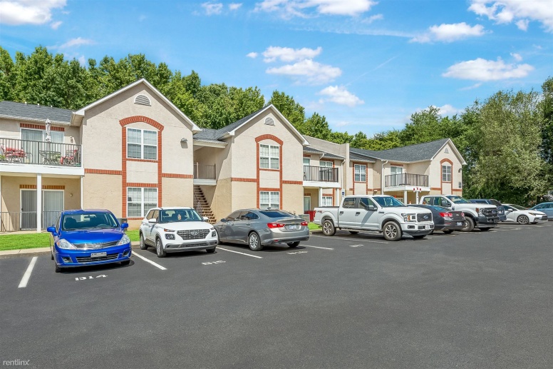 Crown Point Luxury Apartment Homes @ Kingsport Dr