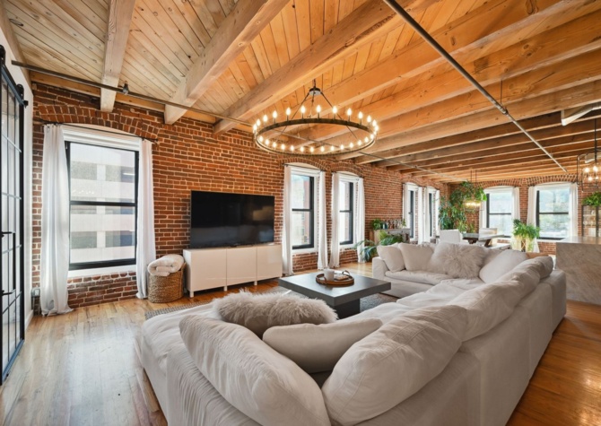 Apartments Near MOVE IN INCENTIVE - 2 WEEKS FREE Luxurious Corner 2 BR/ 2 BA Furnished Franklin Loft in LoDo!!