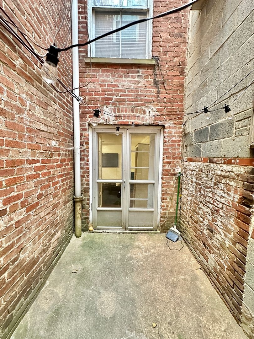 Charming Capitol Hill Partially Furnished 1 Bedroom in Eastern Market w/Private Patio. UTILITIES INCLUDED!