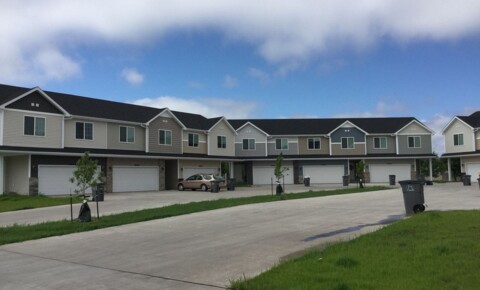 Apartments Near Concordia Horizon Shores Townhomes for Concordia College Students in Moorhead, MN