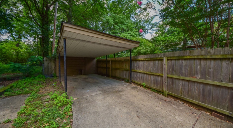UPDATED 3 bed, 1.5 home near U of M and Memphis Botanic Garden.