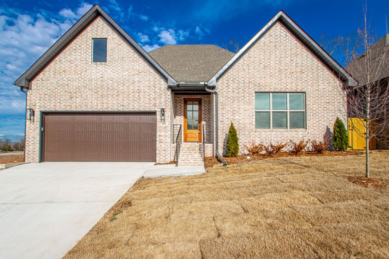Newer Construction 3 bed 2 1/2 Bath, 2,015 sqft in West Little Rock On Kanis Road