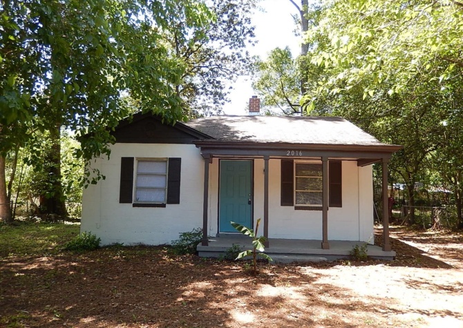 Houses Near NICE 3/1 House w/ Tile Floors, New Appliances/Paint, & Large Fenced Yard! Available May 3rd for $1095/month!