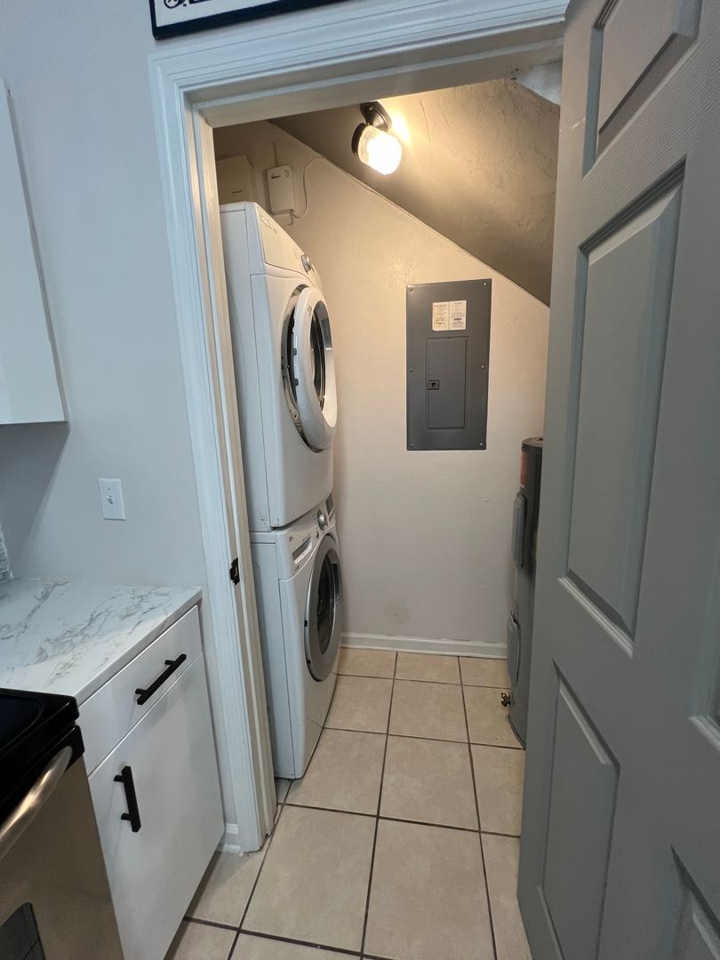 BEAUTIFUL 3/3 TOWNHOME FOR $1500