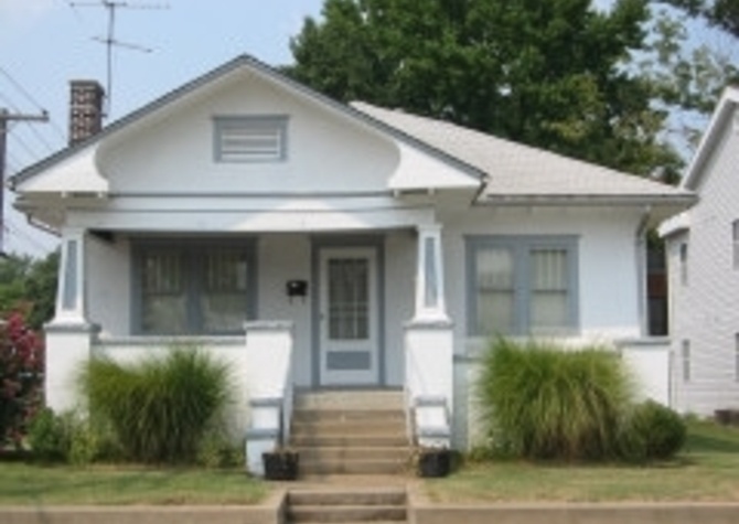 Houses Near 601 E Grand - 3BR House Just 2 Blocks from Campus!