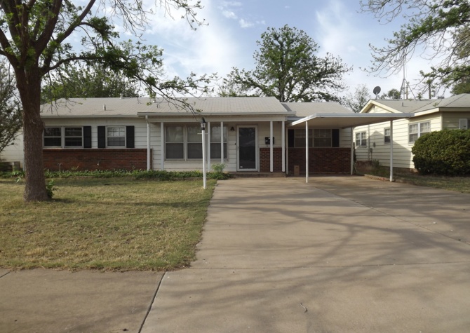 Houses Near Pre-leasing for August 2024! Updated 4 bed 2 bath close to TTU!!