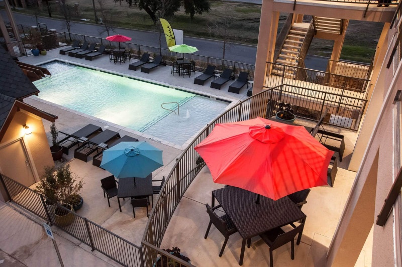 Awesome Boutique Apts Near Uptown - Pool, Gym & More!