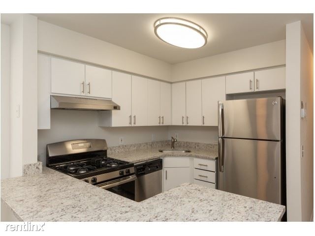 Beautiful 2 Bed, 1.5 Bath Apartment in Garden Complex - Pets Welcome - Parking - Elmsford