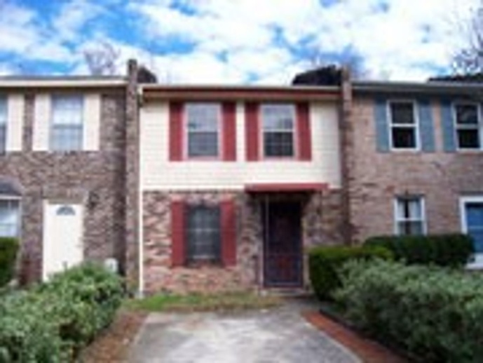 Gorgeous and Spacious 3 BR 1.5 BA Townhome. Almost 1,300 Sq Ft!