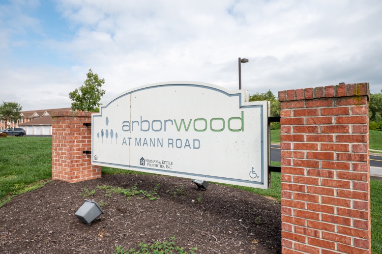 Arborwood At Mann Road Apartments