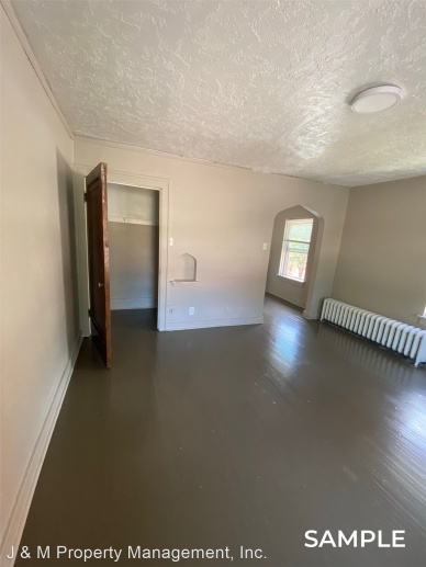 Updated Studio Apartments in the Heart of Downtown Sioux City!
