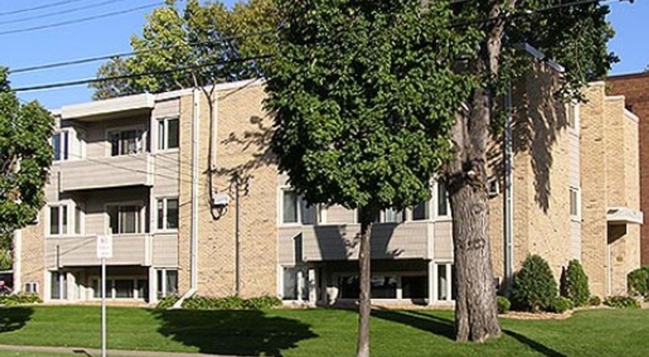 Campus Apartments 700-727 University SE