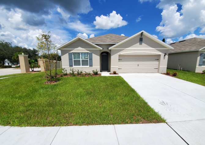 Houses Near Gorgeous 4 Bedroom Home in Winter Haven!