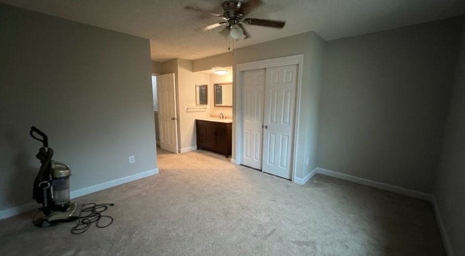 2 bed townhome just minutes from UGA!