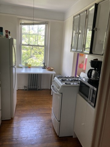 1 or 2 roommates needed for 2/1 apartment in June/July