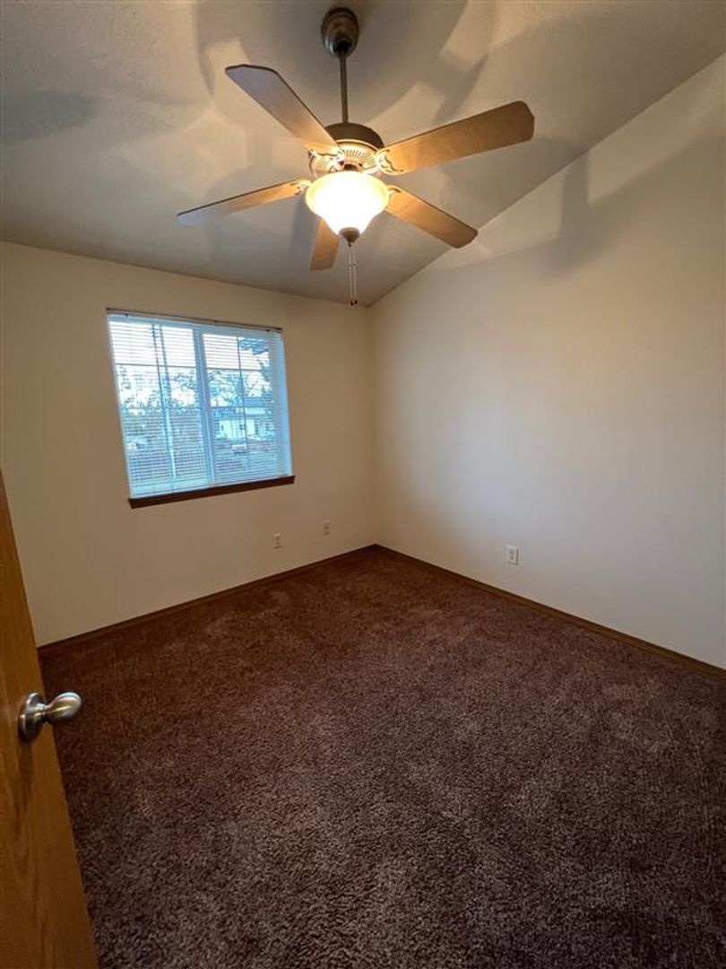 2 BEDROOM 1 BATH 8-PLEX APARTMENTS LOCATED IN INDEPENDENCE