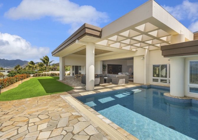 Houses Near Luxury, Pool, AC & Stunning Ocean Views: Hale Makana