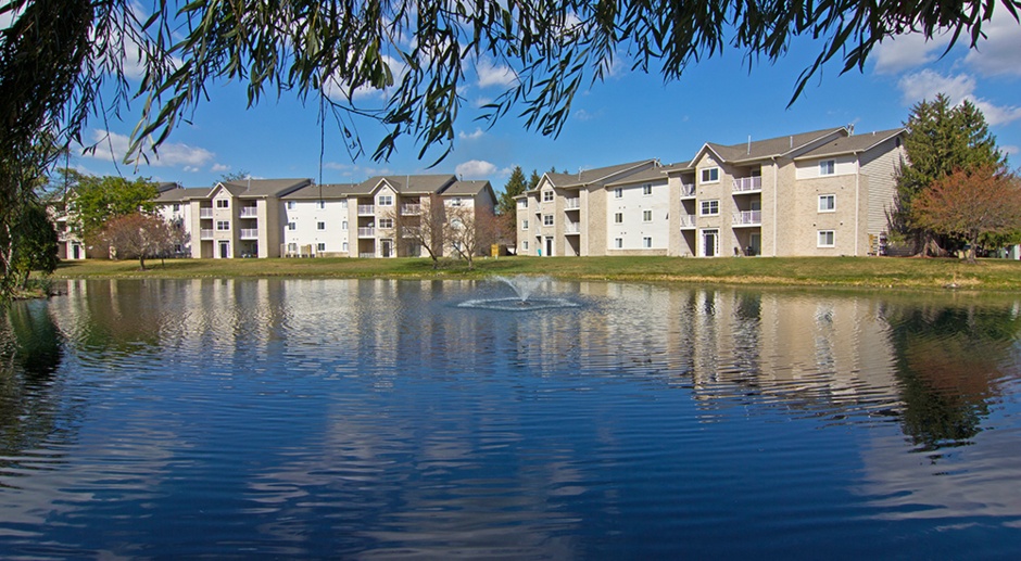 The Lakes at 8201 Apartment Homes
