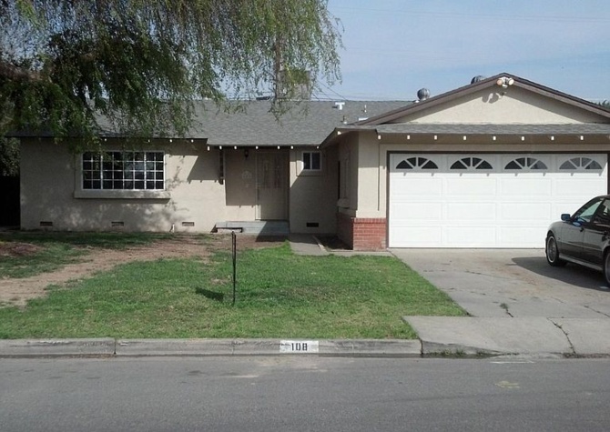 Houses Near new tile in kitchen, 2 yr old range, hardwood floors just refinished, 