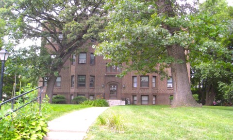 Apartments Near Aveda Institute-Des Moines Greenwood for Aveda Institute-Des Moines Students in West Des Moines, IA
