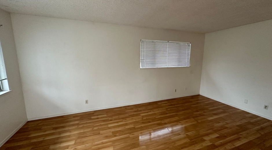 1811 Donner Ave #4 - March Move In