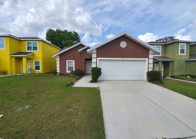 Houses Near Updated 3 Bed/2 Bath with 2 Car Garage in Winter Haven!