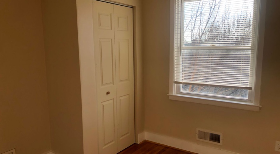 2 bedroom 1.5 townhouse for rent in Baltimore 