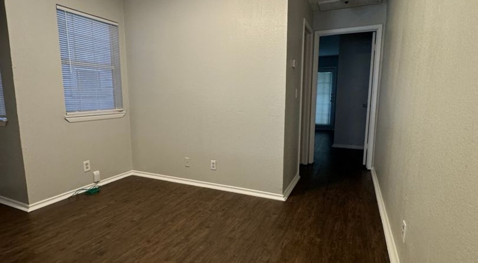 Updated 2 bedroom Townhome in Dallas!