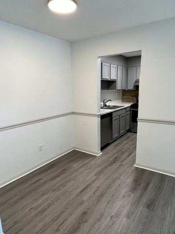 Carrboro Chateau Apt. 1 Bedroom Sublet - Spring Semester - May 15th - Available Now