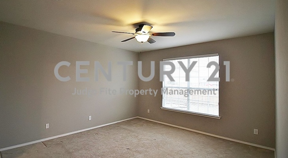 Beautiful 3/2/2 in Waxahachie For Rent!
