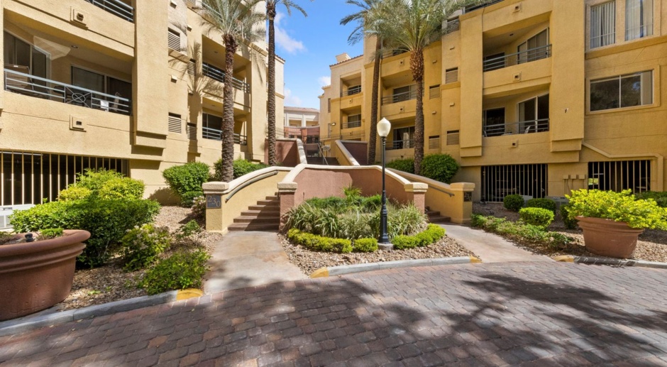 Luxurious 1-Bedroom Condo Just Steps from the Iconic Las Vegas Strip - Your Ultimate Oasis in the Heart of the City!