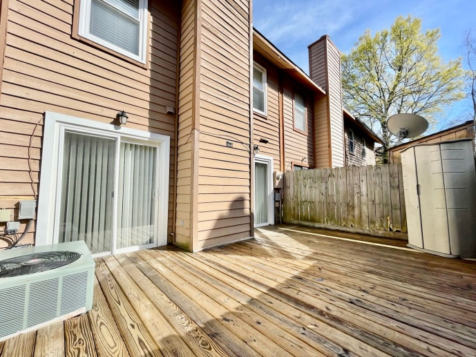 Beautifully Updated & Ready 03-14-24!! Fenced Deck - Pet Friendly - All Appliances Convey!