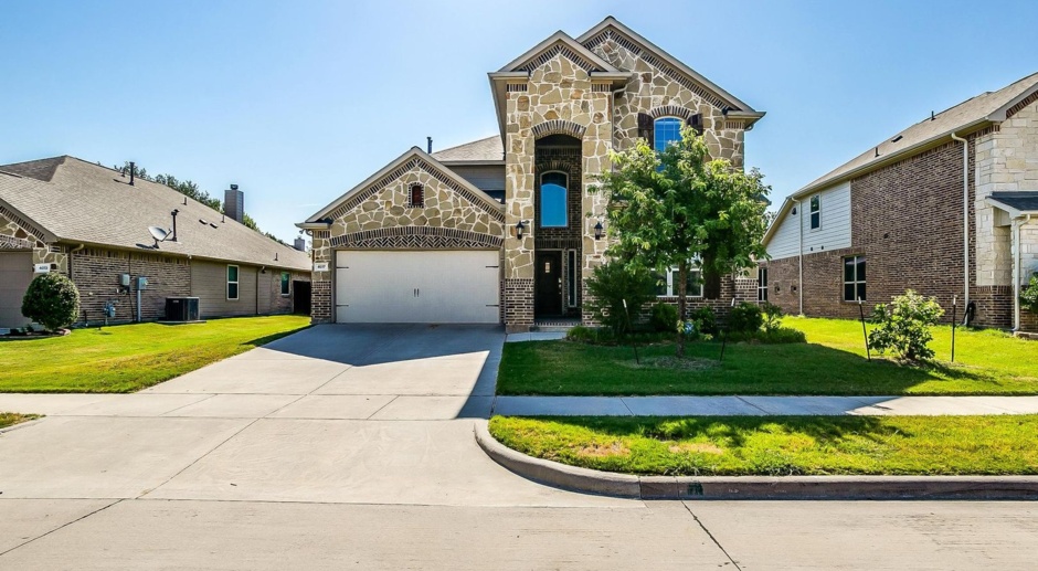 Large 4 Bed- 3 Bath- 2 Story Home in Highly Desired Forest Meadow- Denton 76210