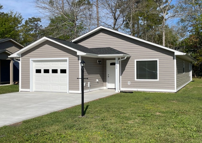 Houses Near Murrells Inlet, 2 Bedroom, 2 Bath, Unfurnished Home Available in May!