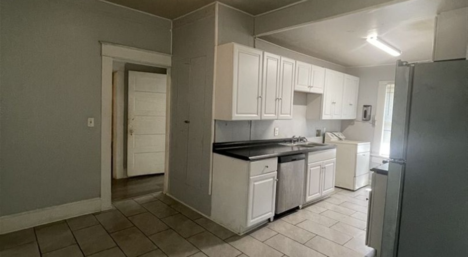 2 br 1 bath duplex unit for lease | Shreveport LA Highland 71104 | $800/month 