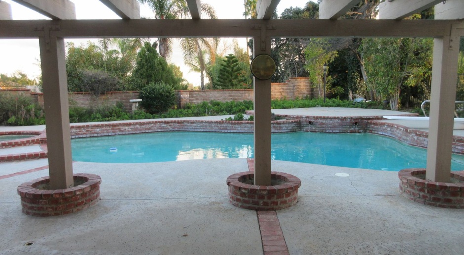 Glorious pool home in the Tampa/Devonshire/Tunney Triangle 