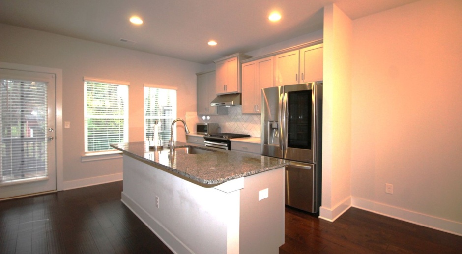 Beautiful Townhome in Doraville - Gated Community!