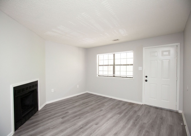 Houses Near Move-in Special!! half-off 1st month's rent!!! Newly remodeled 1 Bedroom apartment in the center of