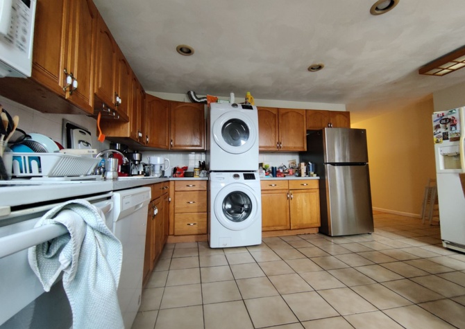 Apartments Near Coolidge Corner Area of Brookline. Large Top Floor Unit. In-Unit Washer and Dryer, Deck. 