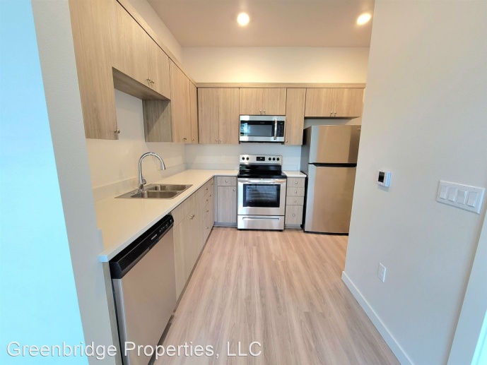 1/2 MONTH FREE RENT or $1000 MOVE-IN BONUS!!! Newly Built 1BD on SE Belmont | Washer/Dryer Included