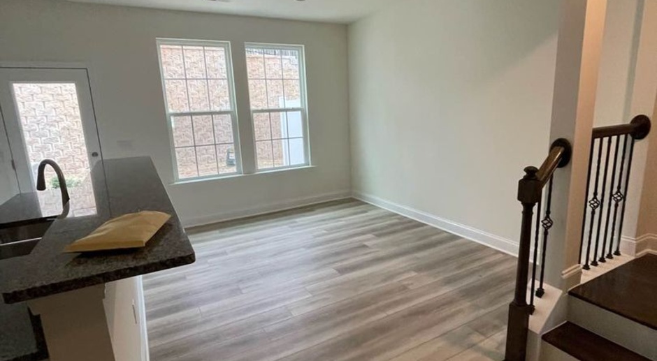 Room for Rent in 3 Bedroom Townhome at Solana Woods Dr