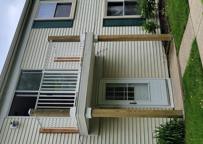 Houses Near Lake Orion 2 bed condo